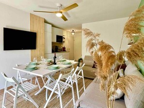 Smart TV, table tennis - T4 + Piscine à 1,9km des plages (Soulac-sur-Mer)