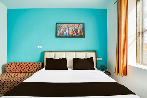 Collection O Salasar Balaji Temple Keshav Mahal