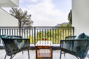 Deluxe Room | Terrace/patio - Alaya Stays Serene Woods Hotel Near Mall Road (Kasauli)