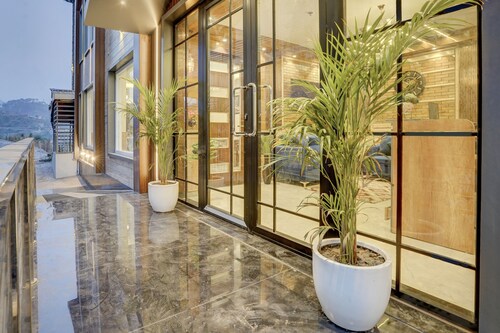 アラヤ ステイズ セリーン ウッズ ホテル ニア モール ロード