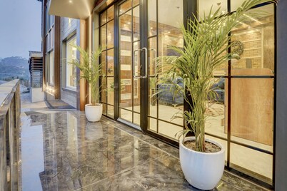 Alaya Stays Serene Woods Hotel Near Mall Road