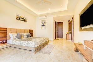 Economy Room | In-room safe, iron/ironing board, free WiFi