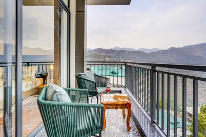 アラヤ ステイズ セリーン ウッズ ホテル ニア モール ロード