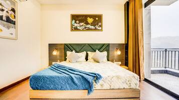 Deluxe Room | In-room safe, iron/ironing board, free WiFi