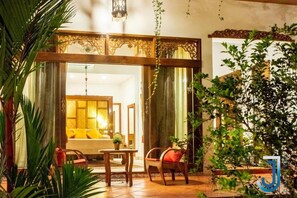 4 habitaciones, tabla de planchar con plancha, wifi y ropa de cama