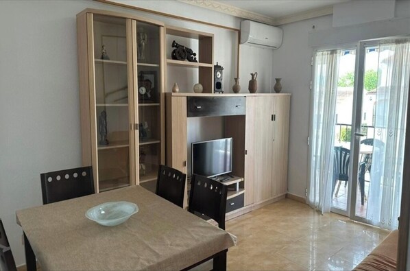 Interior - Beachfront apartment (pet friendly) (VC)