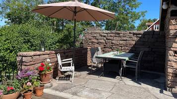 House | Outdoor dining