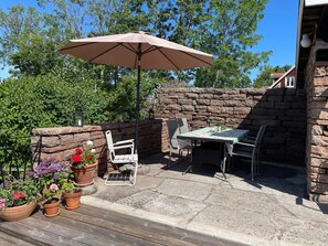 House | Outdoor dining