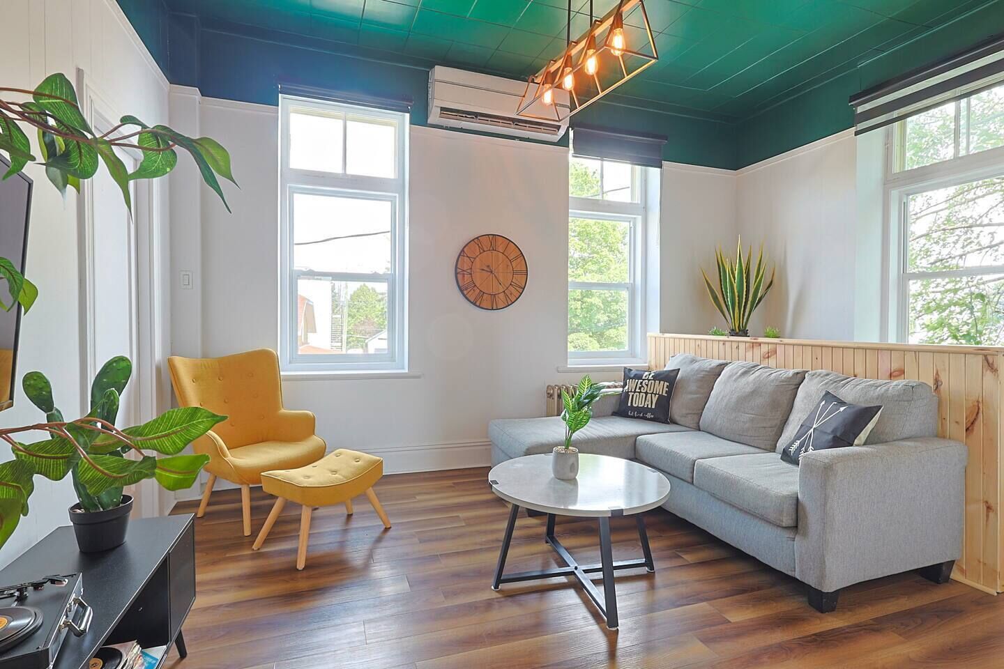 电视、桌上足球、立体声音响