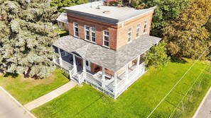 Exterior - Royale 1918: 6BR, Water Park, Spa & Secret Rooms (Beaupré)