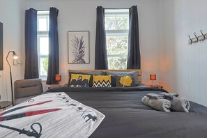 Fer et planche Ă  repasser, lit parapluie, Wi-Fi, draps fournis