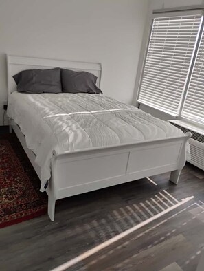 1 室のベッドルーム、アイロン / アイロン台、WiFi (無料)、ベッドシーツ