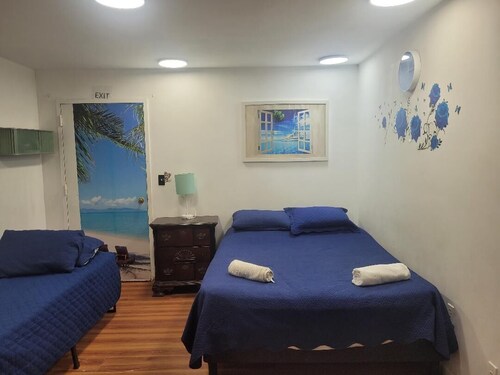 Charming 1-bedroom house in Queens with AC