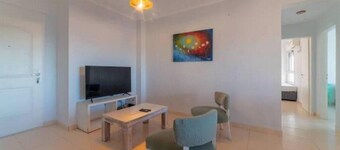 Spacious, bright and modern apartment in the heart of the city centre
