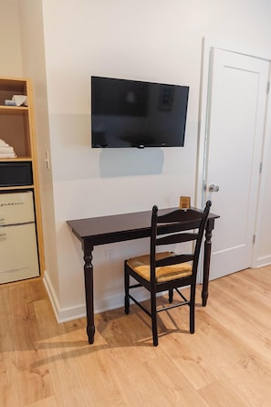 Camas con pillow-top, caja de seguridad en la habitación y escritorio 