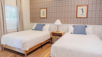 Habitación doble | Camas con pillow-top, caja de seguridad en la habitación y escritorio