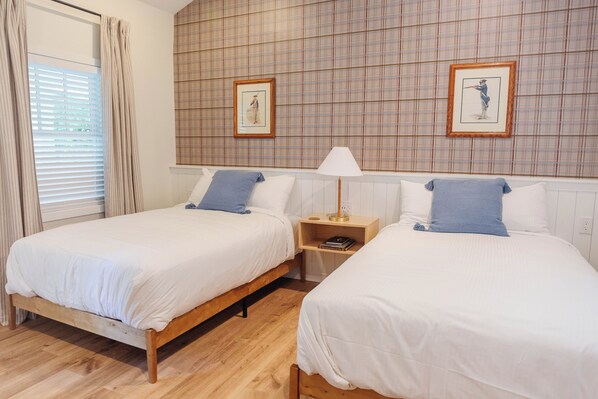 Habitación doble | Camas con pillow-top, caja de seguridad en la habitación y escritorio 