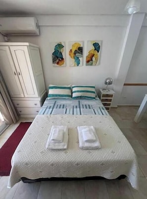 1 habitación, internet y ropa de cama