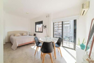 Nice studio apartment with ideal location