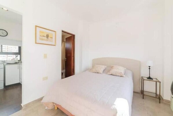 1 bedroom, internet, bed sheets