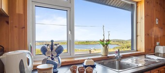 Hughs Cottage Panoramic Sea & Lake Views