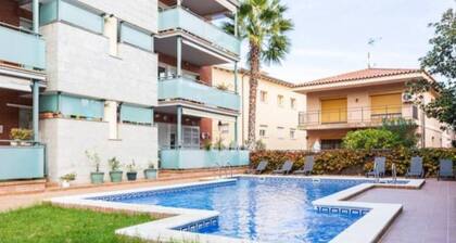 Very quiet apartment with swimming pool next to Barcelone