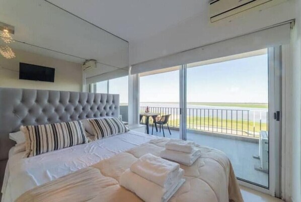 1 bedroom, internet, bed sheets