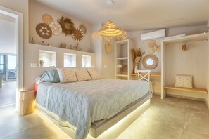 5 bedrooms, iron/ironing board, WiFi, bed sheets