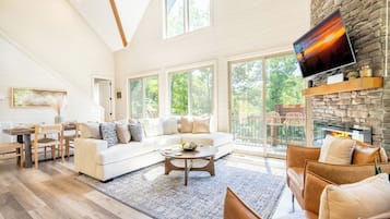 TV, fireplace, foosball, table tennis