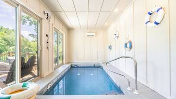 Inomhuspool och uppvärmd pool