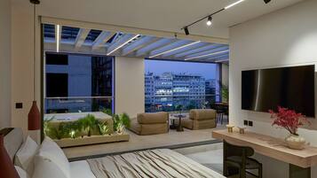 1 bedroom, desk, iron/ironing board, free WiFi