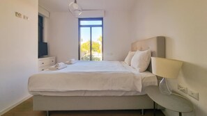 2 chambres, fer et planche à repasser, lit parapluie, Wi-Fi gratuit