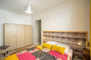 2 dormitorios, tabla de planchar con plancha, wifi