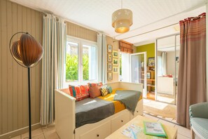 2 slaapkamers, een strijkplank/strijkijzer, wifi