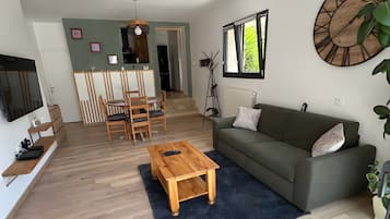 Televisie en een open haard