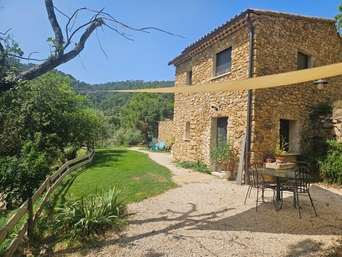 Villa 'Maison Du Soleil' avec vue sur la montagne, piscine privée et Wi-Fi