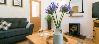 Bwthyn Ty Croes - sleeps 4 guests  in 2 bedrooms