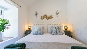 2 chambres, fer et planche à repasser, lit de bébé portatif