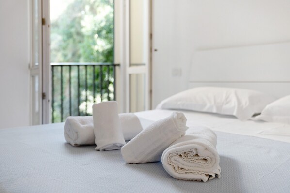 2 bedrooms, WiFi, bed sheets