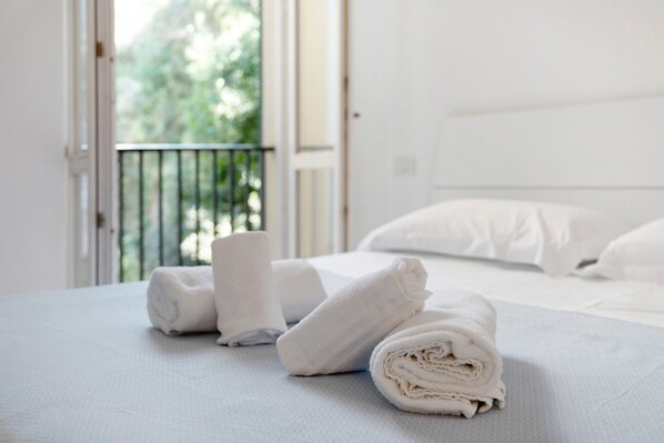 2 bedrooms, WiFi, bed sheets