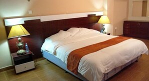 Deluxe Double Room, City View | Free WiFi, bed sheets