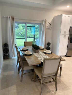 Dining - 3-bedroom house in North Port with AC (North Port)