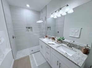 Hårtørrer, håndklæder, Sæbe, Shampoo
