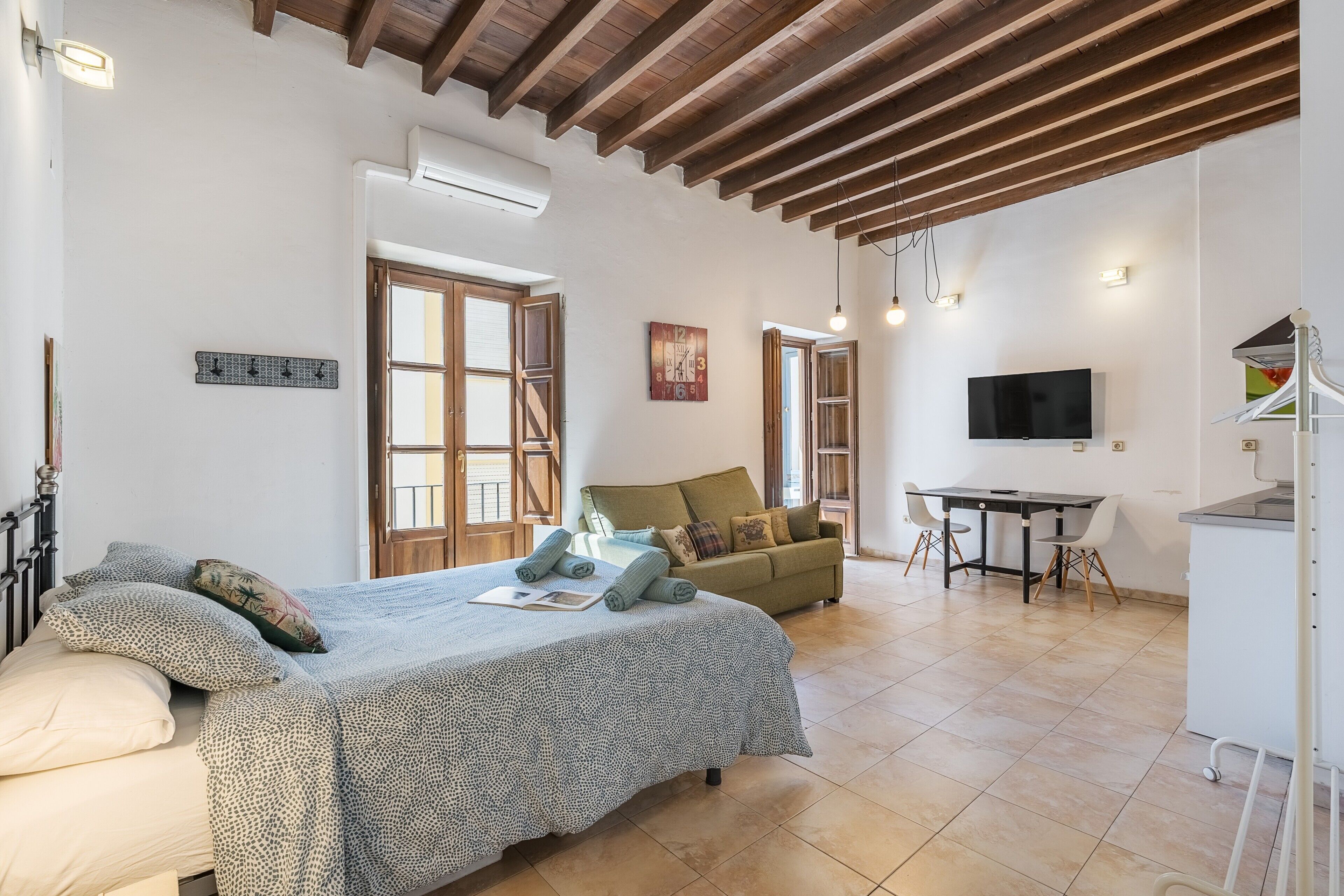 Elvira Centro Albaicín Apartment With Balcony, Wi-fi, And Air Conditioning - 그레나다