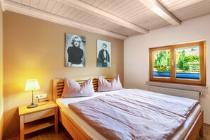 2 bedrooms, WiFi, bed sheets
