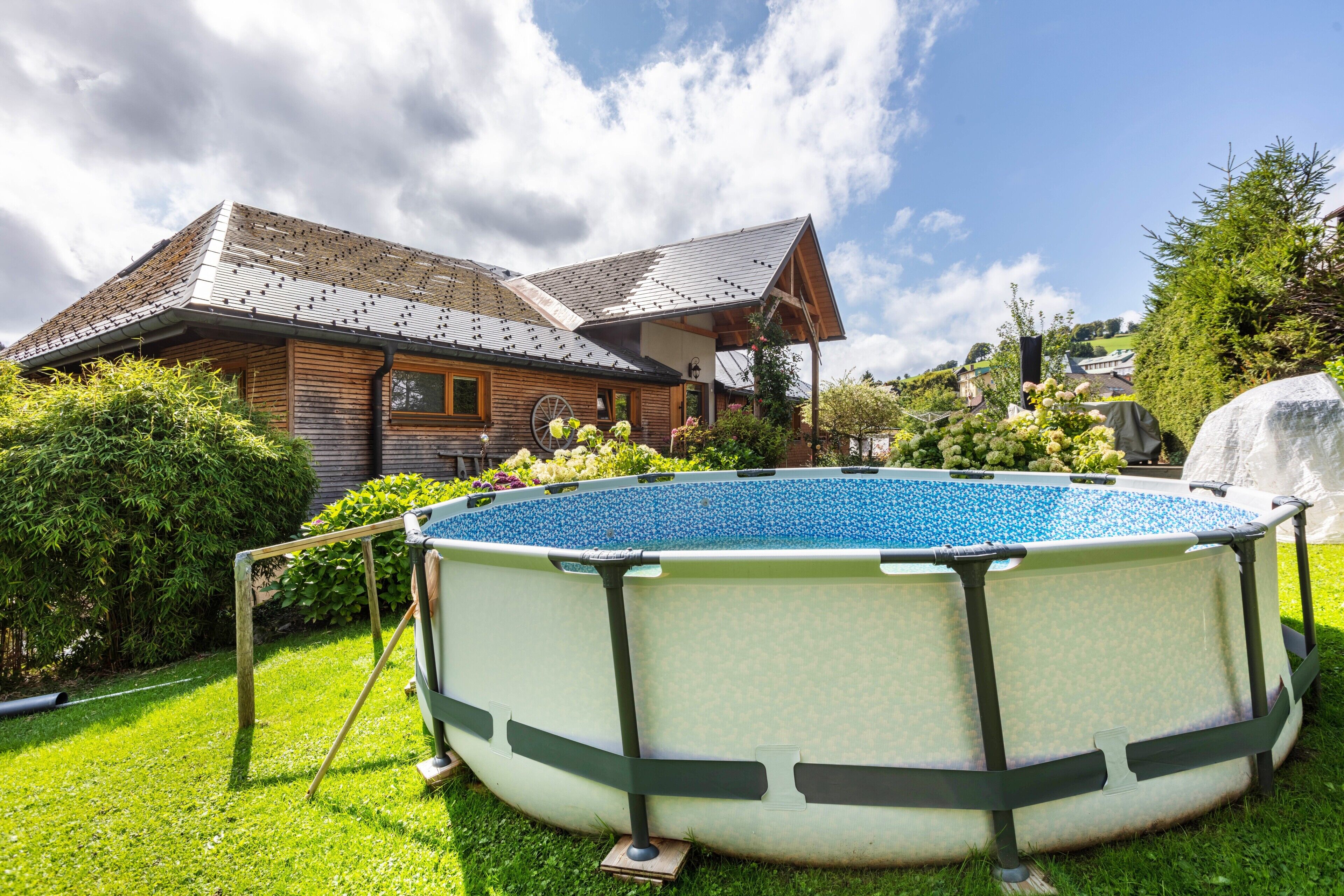 Tina de hidromasaje al aire libre