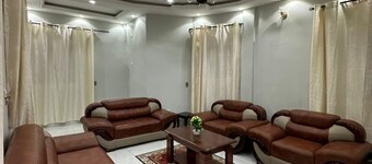 Terrific 3-bedroom building in Yaoundé