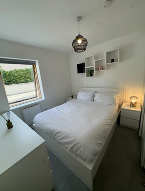 2 bedrooms, iron/ironing board, WiFi, bed sheets - Apartment in Limerick City Centre. Family friendly, close to all attractions (Limerick)