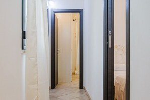 2 多间卧室、熨斗/熨衣板、免费 WiFi、床单