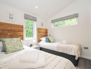 2 bedrooms, individually decorated, individually furnished, free WiFi - 3 Meadow Retreat (Liskeard)